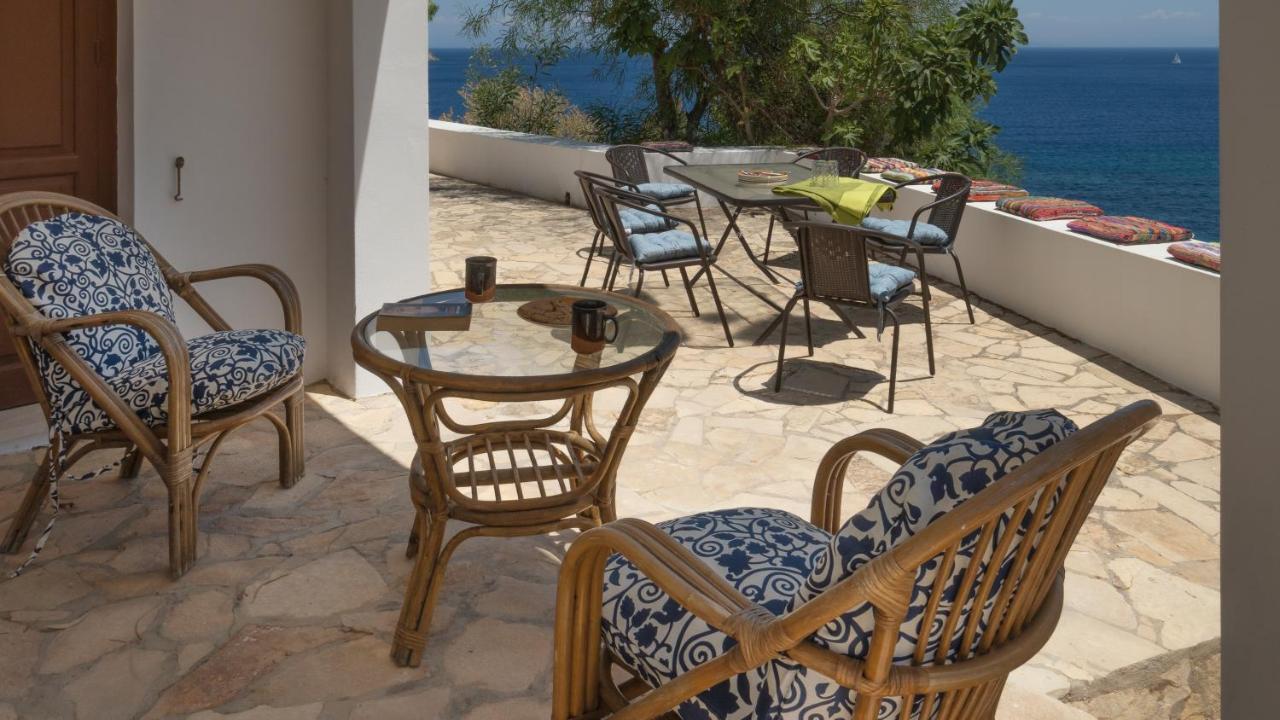 Ivi Beach Front Villa, Leros Vromolithos Bagian luar foto