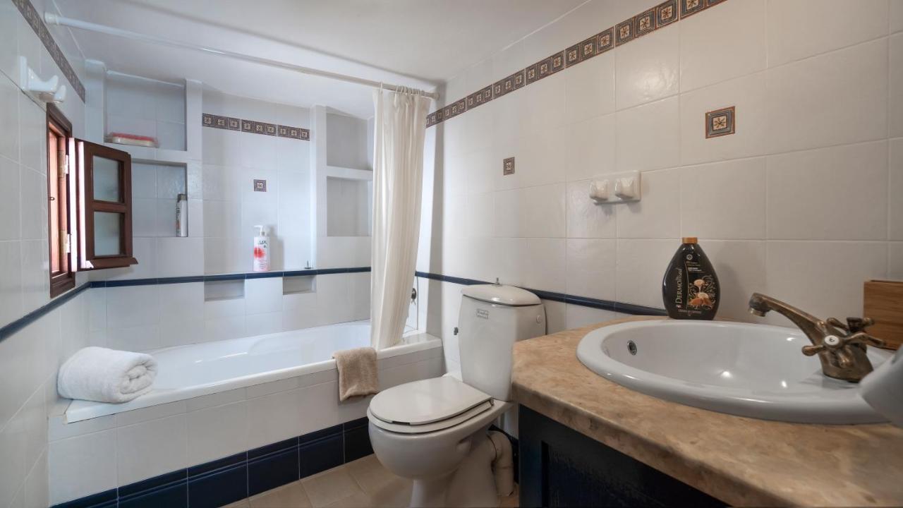 Ivi Beach Front Villa, Leros Vromolithos Bagian luar foto