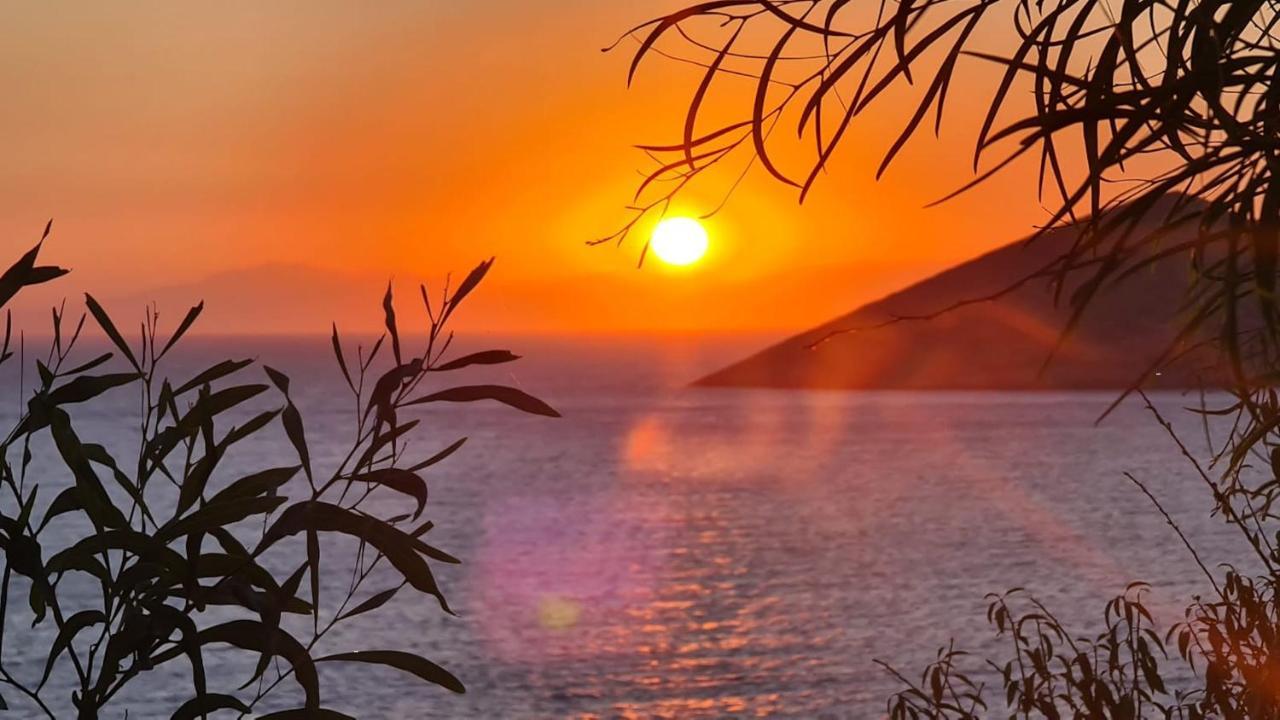 Ivi Beach Front Villa, Leros Vromolithos Bagian luar foto