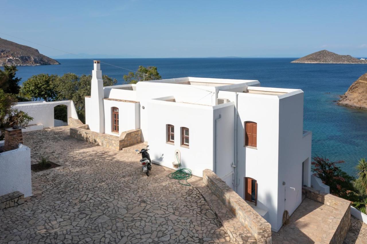 Ivi Beach Front Villa, Leros Vromolithos Bagian luar foto